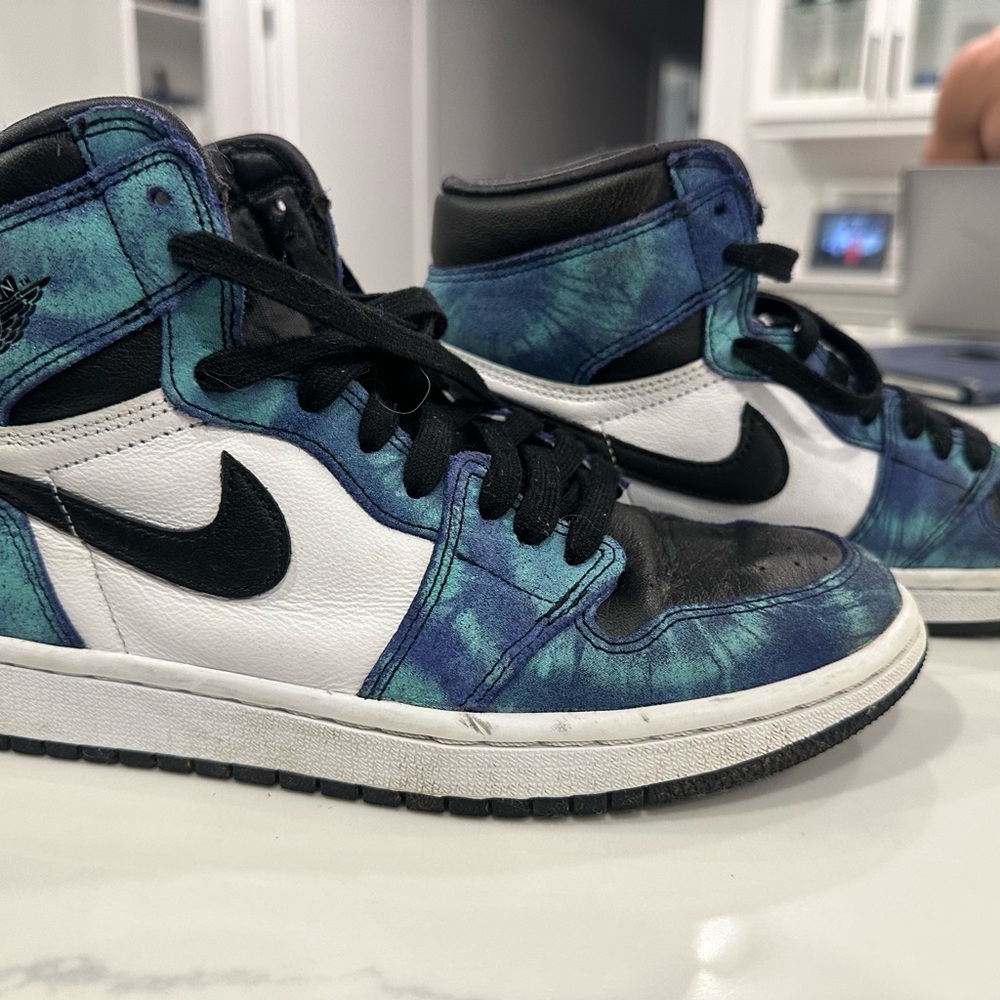 Jordan 1 Retro High
Tie Dye (Women's)